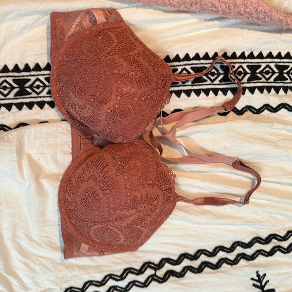Victoria secret bra clip in the front